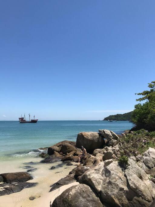 Apto Em Condominio No Centro De Bombinhas, Proximo Da Praia Extérieur photo